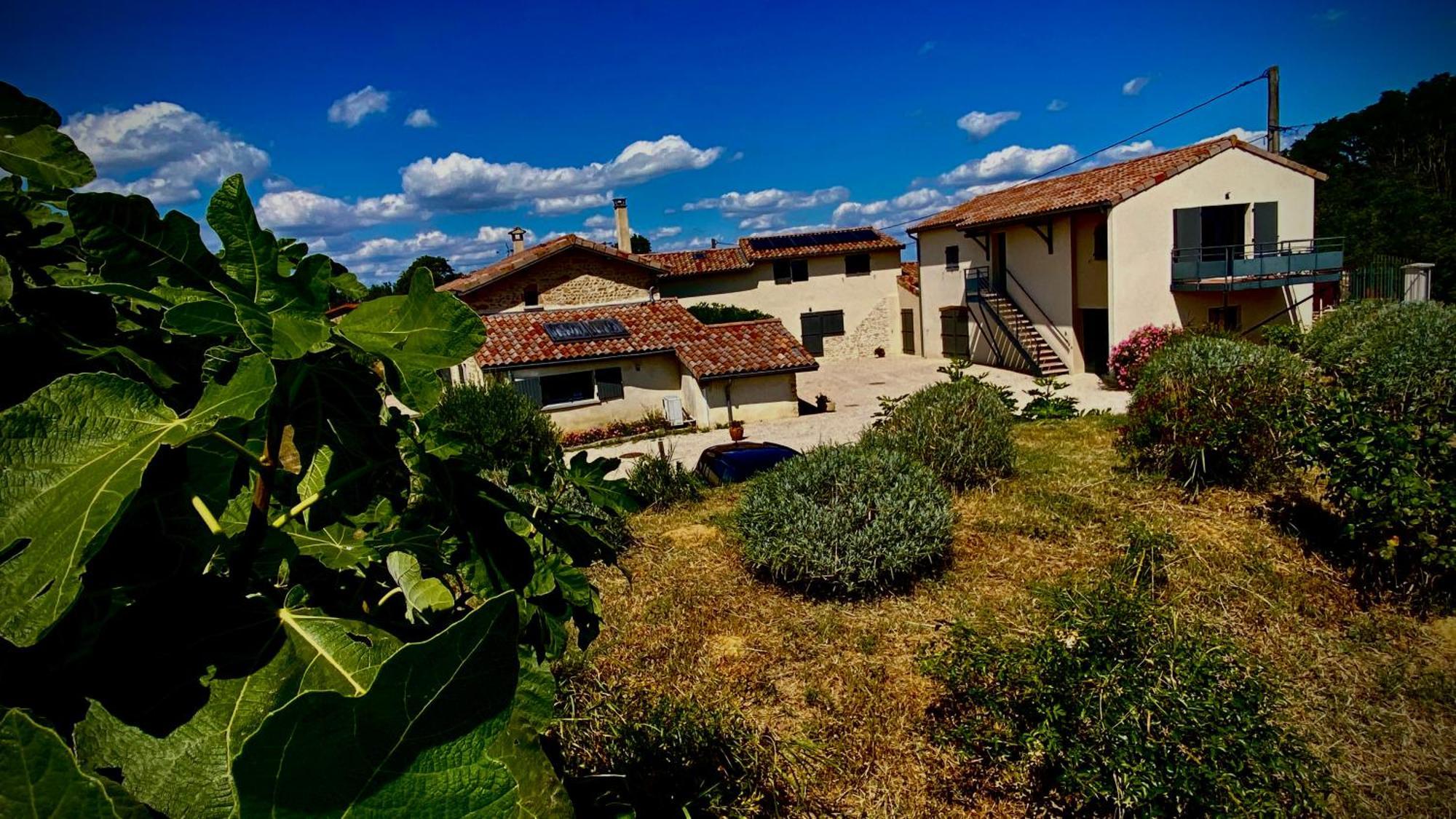 Gites Du Mas De Surlan Chantemerle-les-Bles Exterior photo